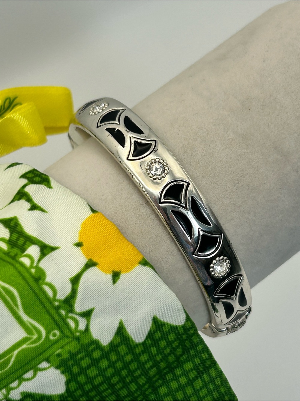 Brighton Capella Bangle Bracelet Magnetic Hinged Black Enamel Silver Plated - Picture 5 of 16